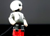 أول روبوت فضائي ناطق يشعر بالوحدة بعد عودة رفيقه إلى الأرض