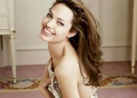 أنجيلينا جولي أثرت على وعي النساء تجاه سرطان الثدي