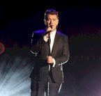 سام سميث يختار كالفن كلاين لجولته الموسيقية