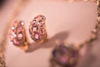 مجوهرات الإماراتية فاطمة الظاهري من وحي الجمال العربي