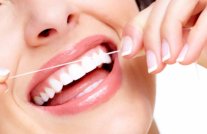 الاستخدام الخاطئ للخيط قد يضر بصحة الأسنان