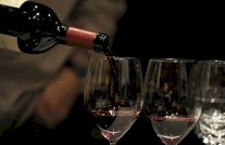 تناول الكحول باعتدال يوفر وقاية من الاصابة بالخرف