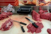 اللحوم المقددة والحمراء تسهم في الإصابة بالسرطان