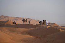 عمانيان وبريطاني سيعبرون صحراء الربع الخالي