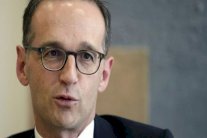 فيسبوك وغوغل وتويتر تتفق مع ألمانيا لإزالة خطاب الكراهية