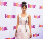 ريهانا بفستان وردي من ديور 