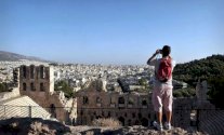رفع الضريبة السياحة في اليونان بهدف انعاش الاقتصاد