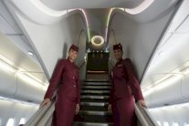 الخطوط القطرية لن تصرف المضيفات الحوامل