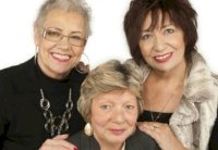 ثلاث شقيقات يدعمن مشروعا بريطانيا طموحا لإيجاد بديل للعلاج الكيميائي للسرطان