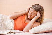 لماذا تعاني المرأة من الصداع أكثر مرتين من الرجل؟