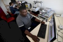 أكثر من نصف سكان العالم يفتقرون الى الانترنت