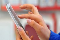 المسافرون ينفقون على الفيسبوك أكثر من حقائبهم