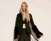 تشكيلة كالفن كلاين الجديدة مستوحاة من أعمال الفنانة باربرا هيبوورث