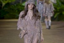 الرومانسية والجرأة والغرابة.. أبرز سمات أسبوع الكوتور الباريسي