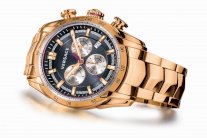 فيرساتشي تقدم ساعتها الجديدة V-RAY