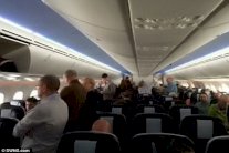 25 سكيرا في طائرة واحدة يؤخرون الرحلة 3 ساعات