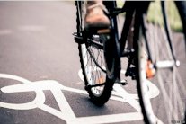 الذين يستخدمون وسائل النقل العام او الدراجات لا يزيد وزنهم كالذين يقودون السيارات