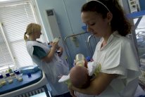 كثرة البروتين تُعرِّض الأطفال للبدانة