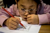 علاج الصدمة الكهربية يزيد سرعة القراءة لدى الأطفال المعسرين