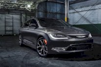 كرايسلر تسرح 1300 موظف بسبب هذه السيارة