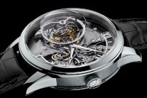 فاشيرون كونستانتين تطلق أحدث ساعاتها