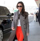 الموضة أو الراحة... إليك أكثر المسافرات أناقة