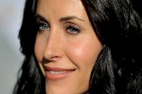 كورتني كوكس: نادمة على كل عمليات التجميل