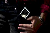 هاتف الرجل في جيب بنطاله يهدد خصوبته