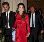 الملكة رانيا العبد الله تتألق من إبداع أتيليه فيرساتشي