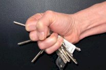 نصائح من جاسوس CIA سابق للسفر بأمان