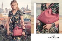 كلوي غرايس موريتز .. نجمة حملة حقائب كوتش الجديدة