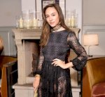 ستيوارت ويتزمان تحتفي بفتيات مجلة 