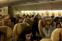 لائحة بأكثر السلوكيات إزعاجا على متن الطائرة