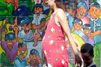 تجنب الحامل للحوم يهدد الطفل بالادمان