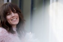 لونغشامب تستعين بوجه جديد في الترويج لتشكيلة حقائبها