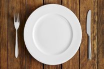 الصيام المتقطع يحافظ على الشباب ويمد بالعمر