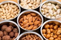 المكسرات تقلل خطر الإصابة بمرض القلب