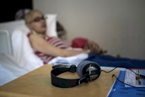 الناجون من السرطان يهرمون ويموتون أبكر