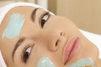 طرق العناية بالبشرة التي بلغت الأربعين