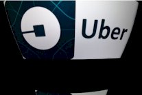 فرنسي يقاضي 