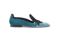 أوليفيا باليرمو تتألق بحذاء من إبداع سانتوني