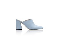 ستيوارت ويتزمان تطلق تشكيلتها الجديدة من أحذية الـ mules