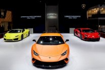 لامبورجيني هوراكان وأفينتادور S في معرض شانغهاي