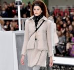 شانيل تكشف عن تشكيلتها النسائية الجديدة لموسم 2017