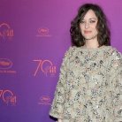 نجمات تتألقن مع دار شانيل في مهرجان 