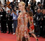 أمبير فاليتا تتألق من ابداع ميلبيري في مهرجان كان السينمائي