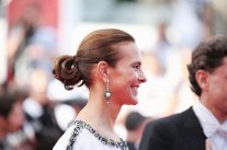 نجمات تتألقن بمجوهرات شانيل في 