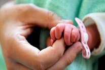 دراسة: تناول الحامل للكحول يغير شكل وجه الجنين