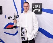 تكريم راف سيمونز في حفل توزيع جوائز الموضة CFDA