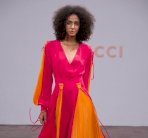 الألوان الجرئية سمة عروض أسبوع ميلانو للموضة